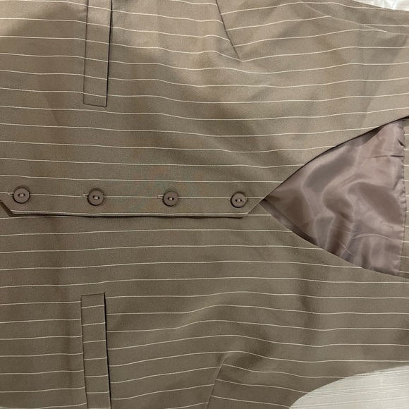 Grey and white striped vest top. Very nice size M - Picture 3 of 6